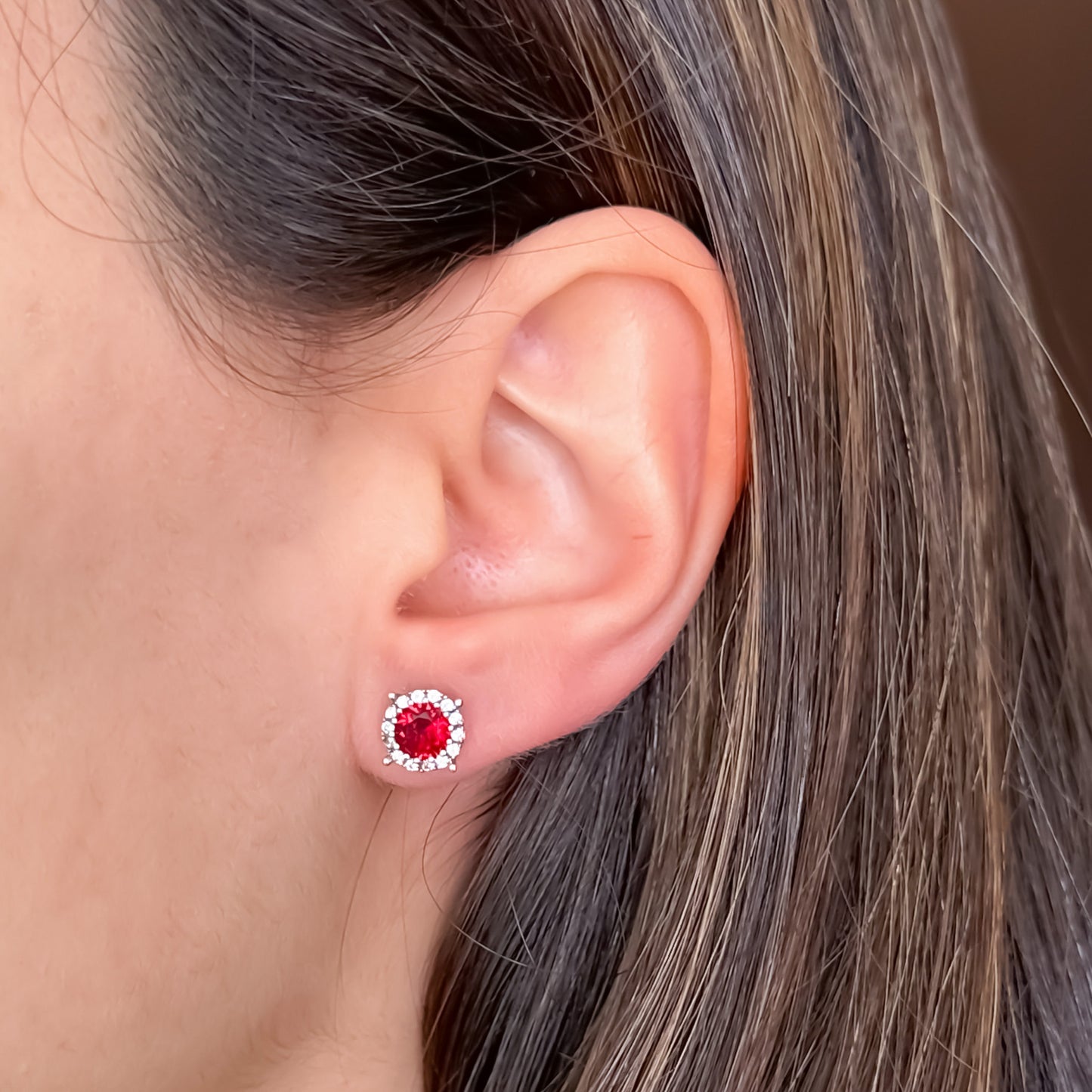 Aretes White Red