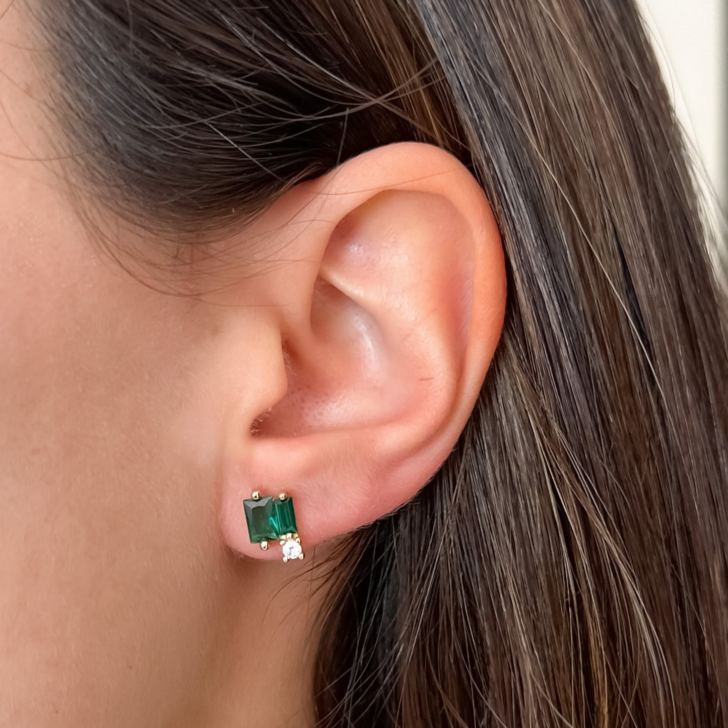 Aretes Green two