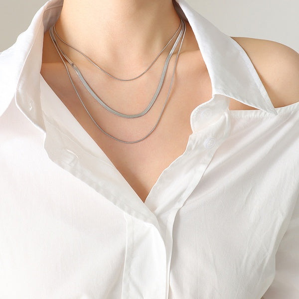 Collar planchado triple