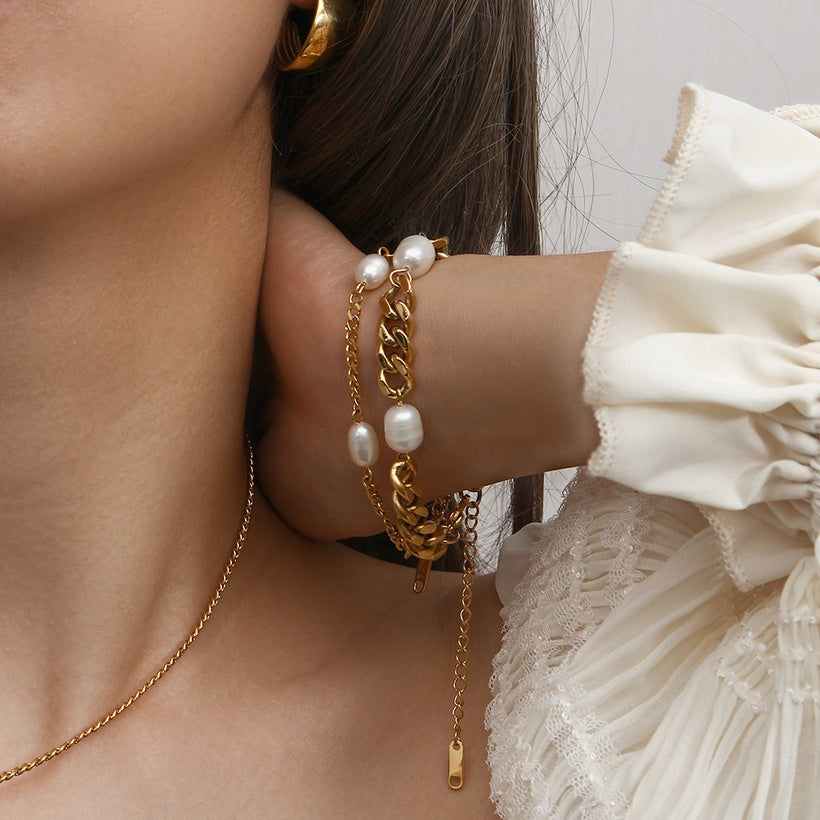 Pulsera barbada con perlas