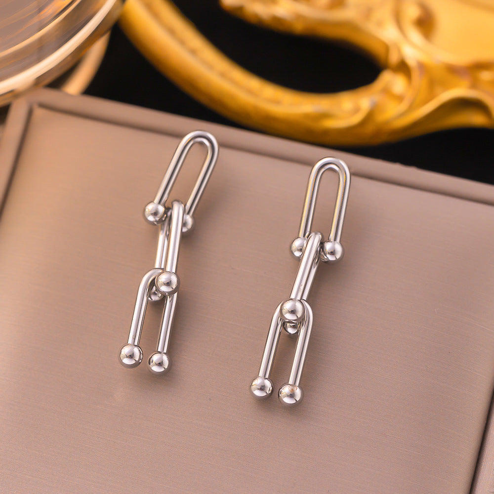 Aretes T Chain triple